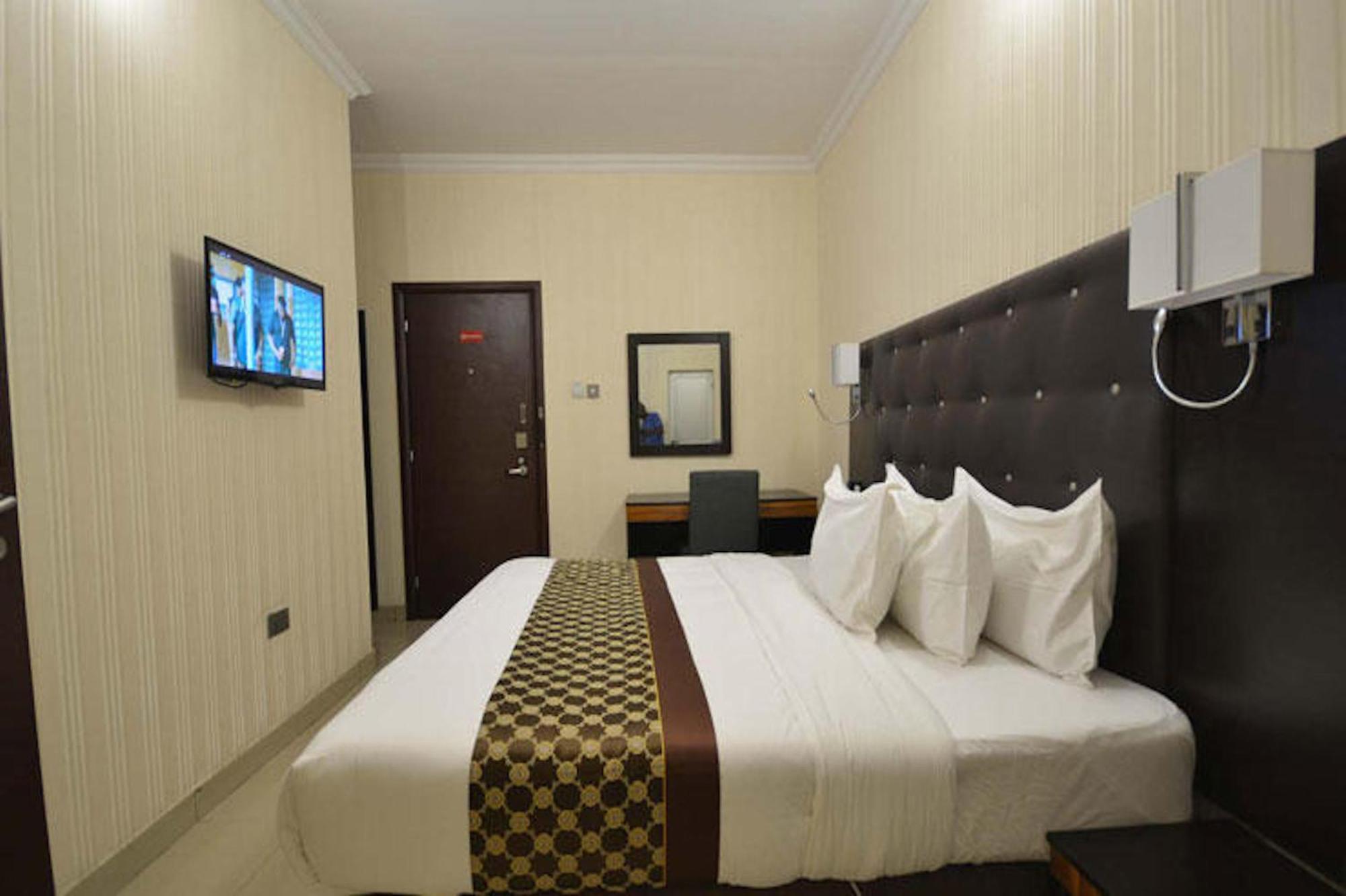 Lakeem Suites Agboyin Surulere Лаґос Екстер'єр фото