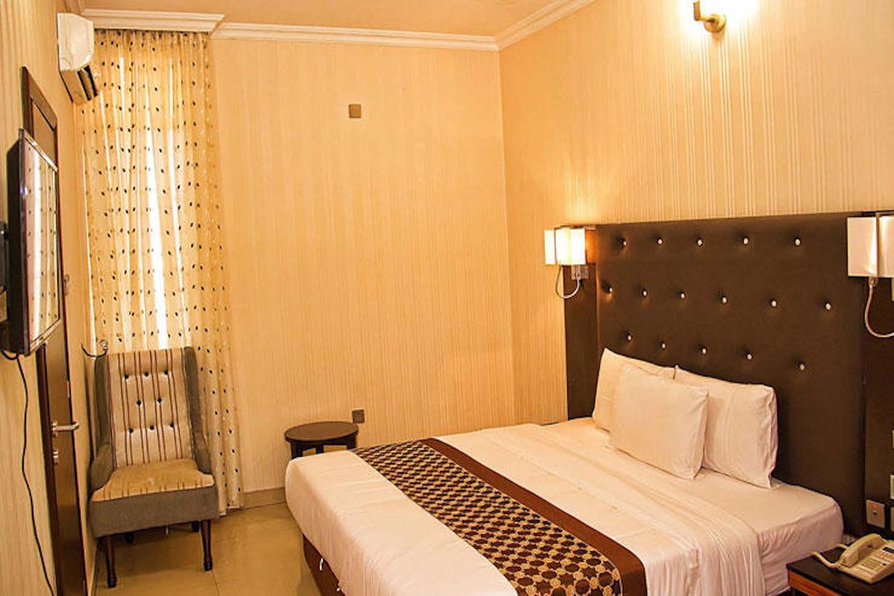 Lakeem Suites Agboyin Surulere Лаґос Екстер'єр фото